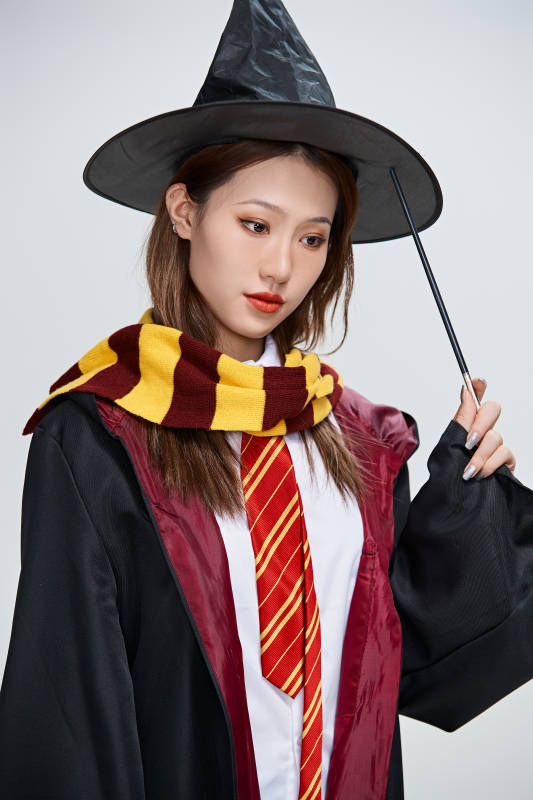 哈利波特角色扮演的亚洲美女图片