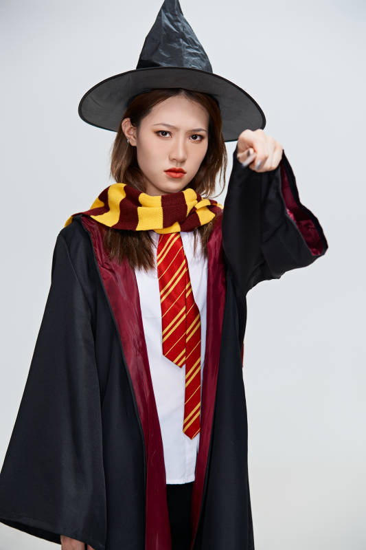 哈利波特角色扮演的亚洲美女图片