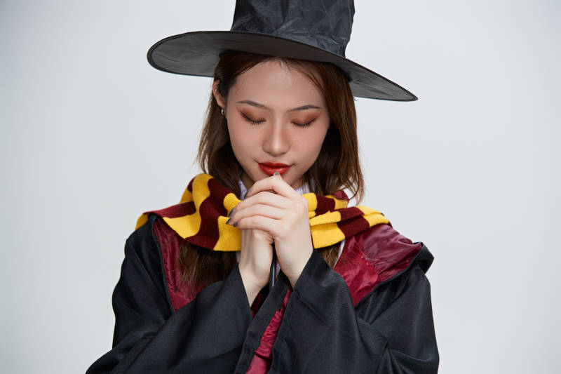 哈利波特角色扮演的亚洲美女图片