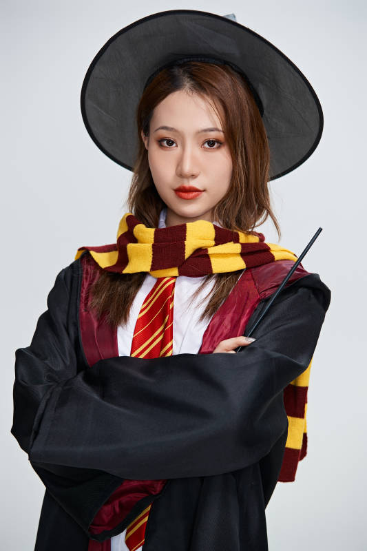 哈利波特角色扮演的亚洲美女图片