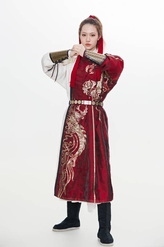 身穿武侠古风汉服英气十足的亚洲美女图片