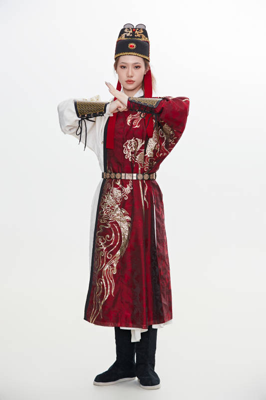 身穿武侠古风汉服英气十足的亚洲美女图片