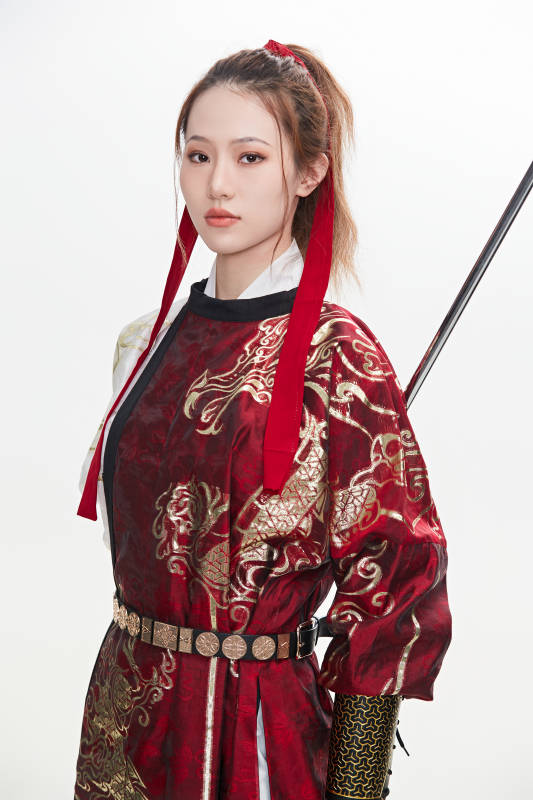 身穿武侠古风汉服英气十足的亚洲美女图片