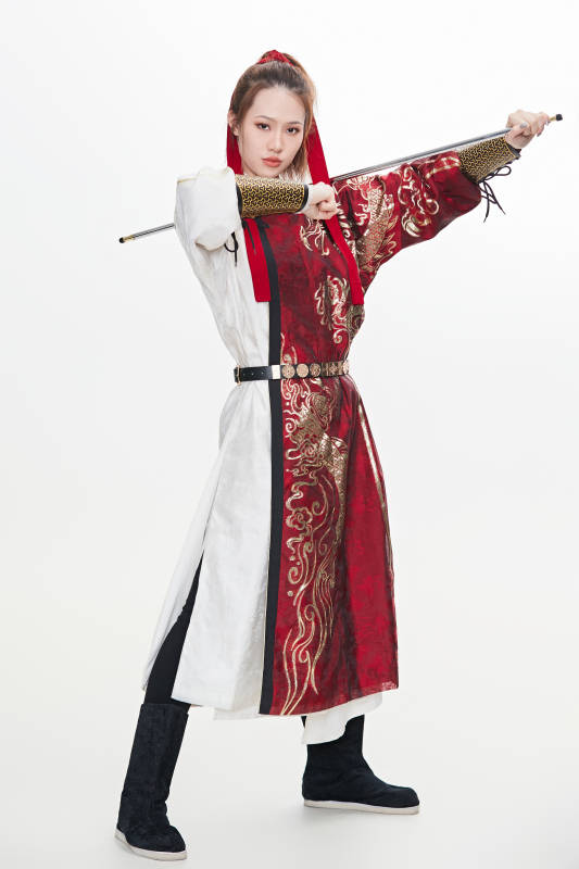 身穿武侠古风汉服英气十足的亚洲美女图片