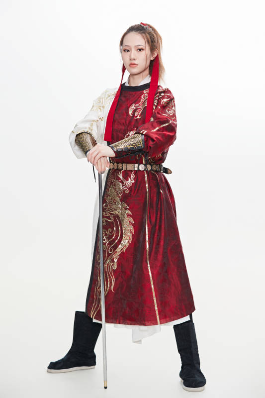 身穿武侠古风汉服英气十足的亚洲美女图片