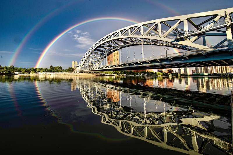 彩虹桥倒影 天津图片