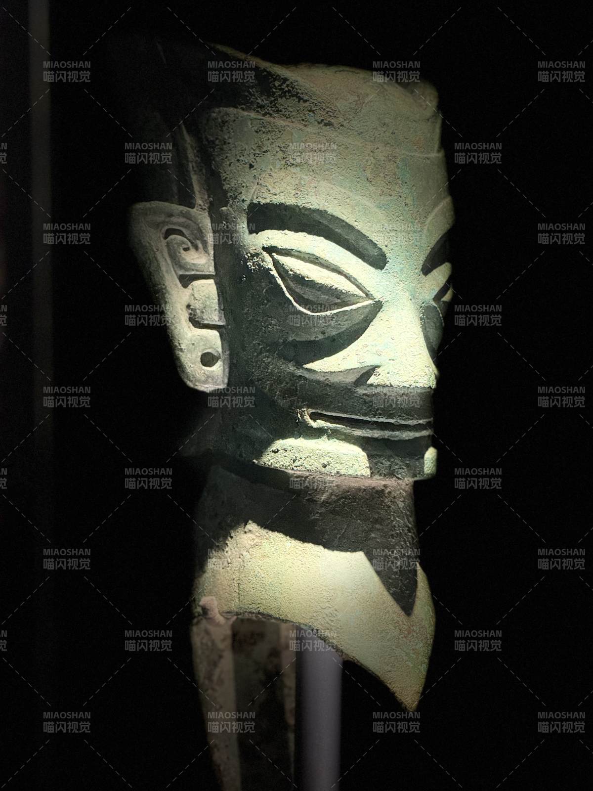 青铜面具特写照片图片