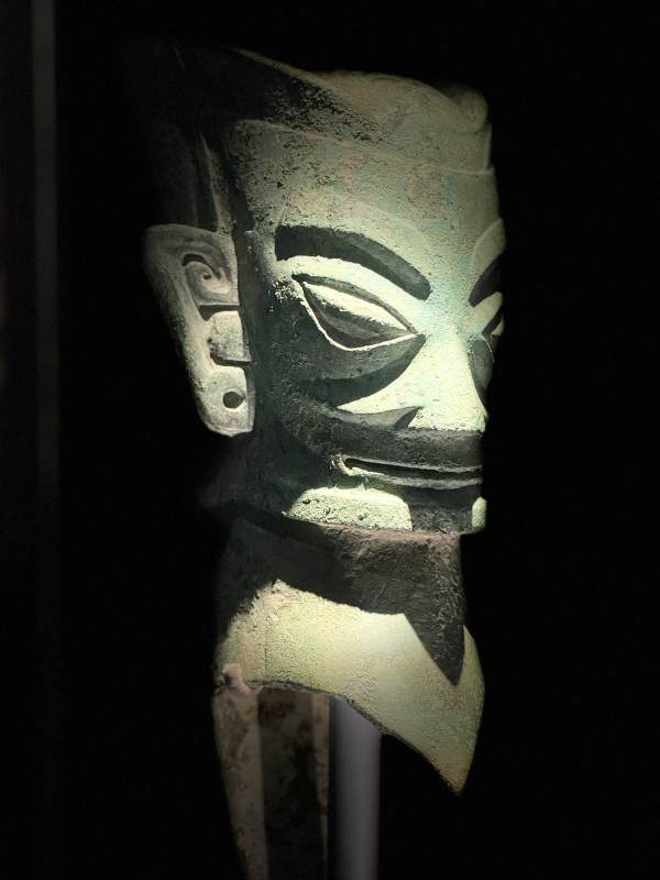 青铜面具特写照片图片