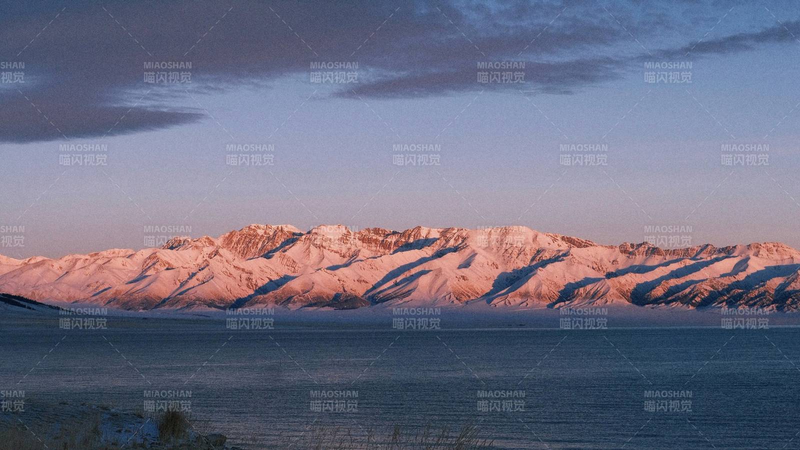 赛里木湖风光图片