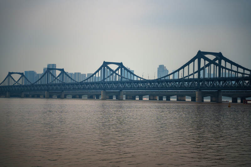 杭州彭埠大桥横跨江面图片
