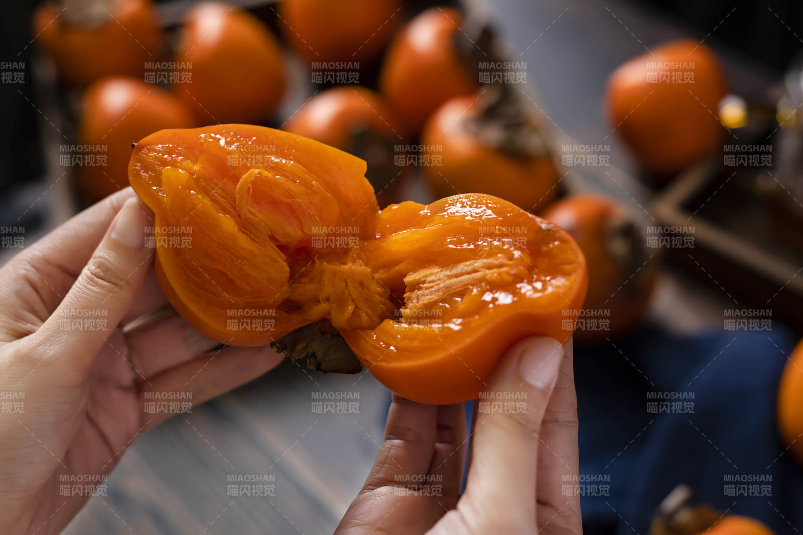 柿子掰开见橙红图片