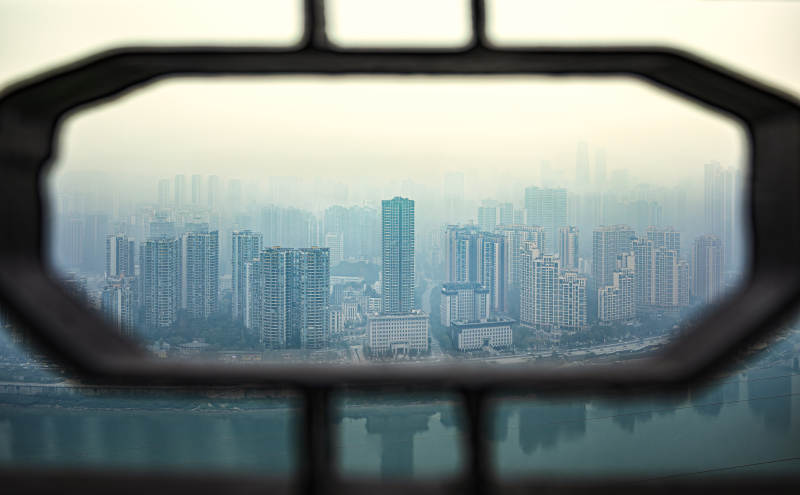 雾中城市剪影  重庆图片