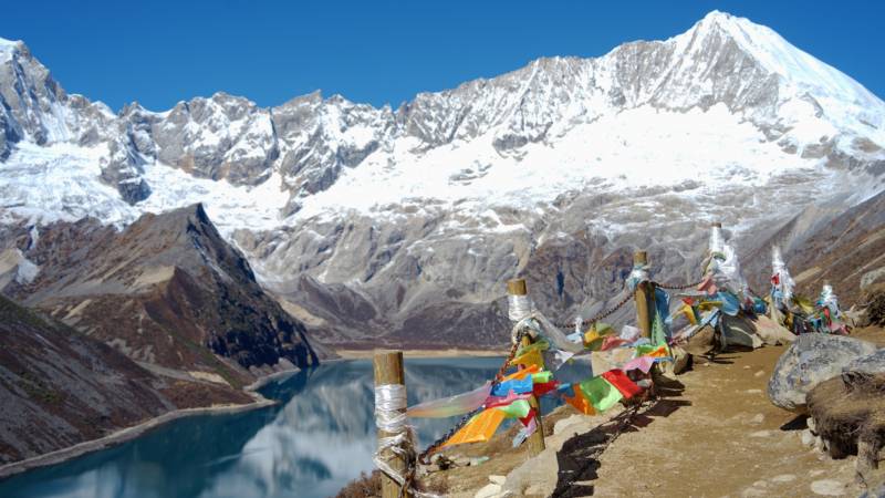 库拉岗日雪山和白马林措图片