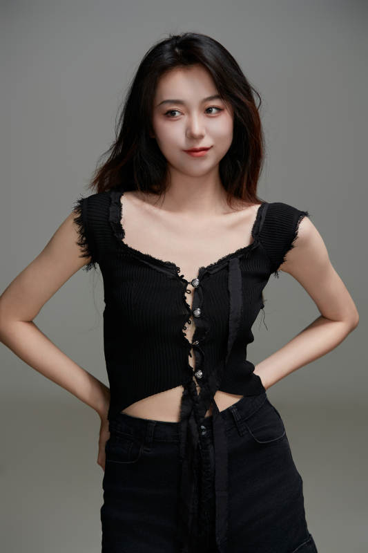 年轻活力亚洲年轻女性形象图片