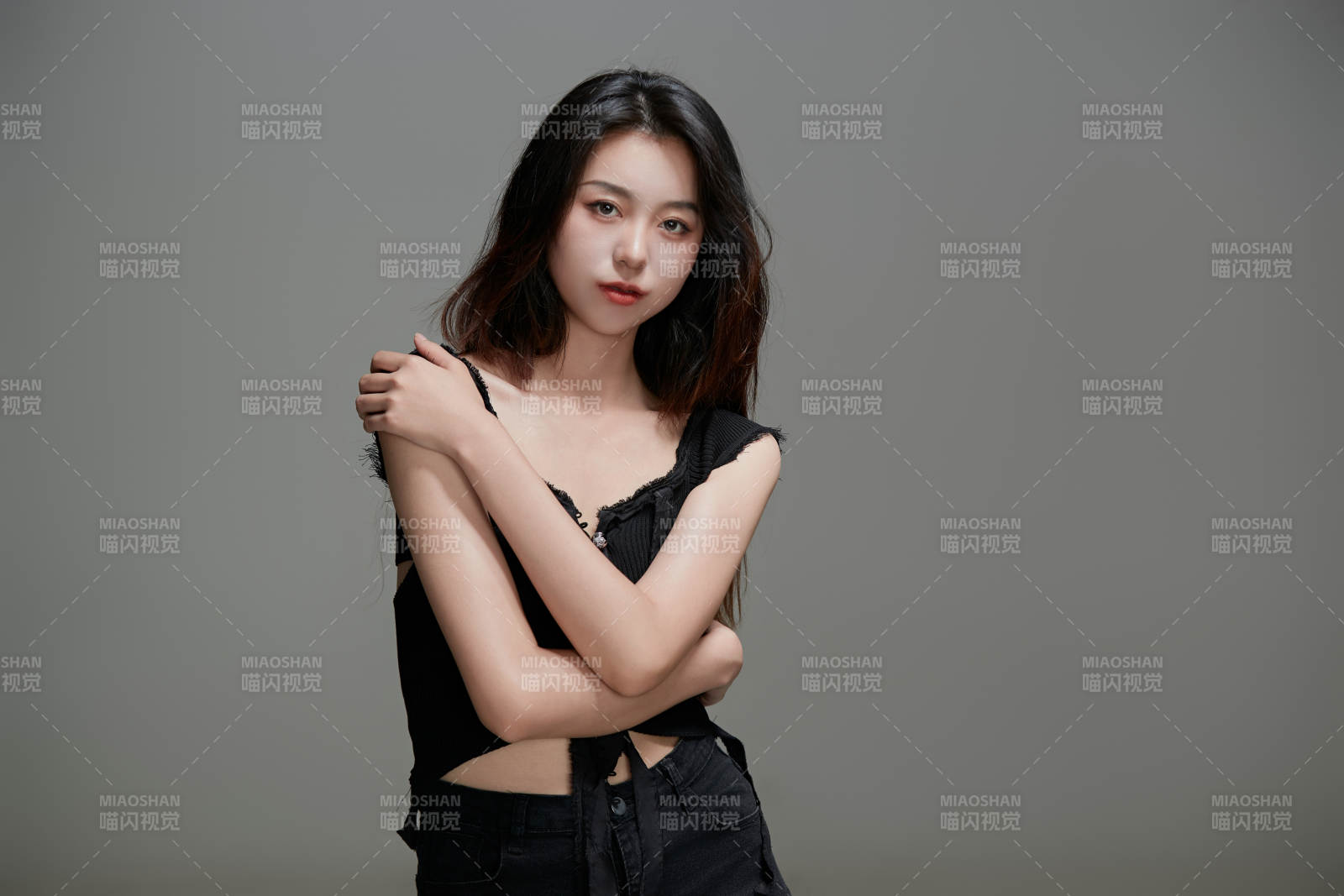 年轻活力亚洲年轻女性形象图片