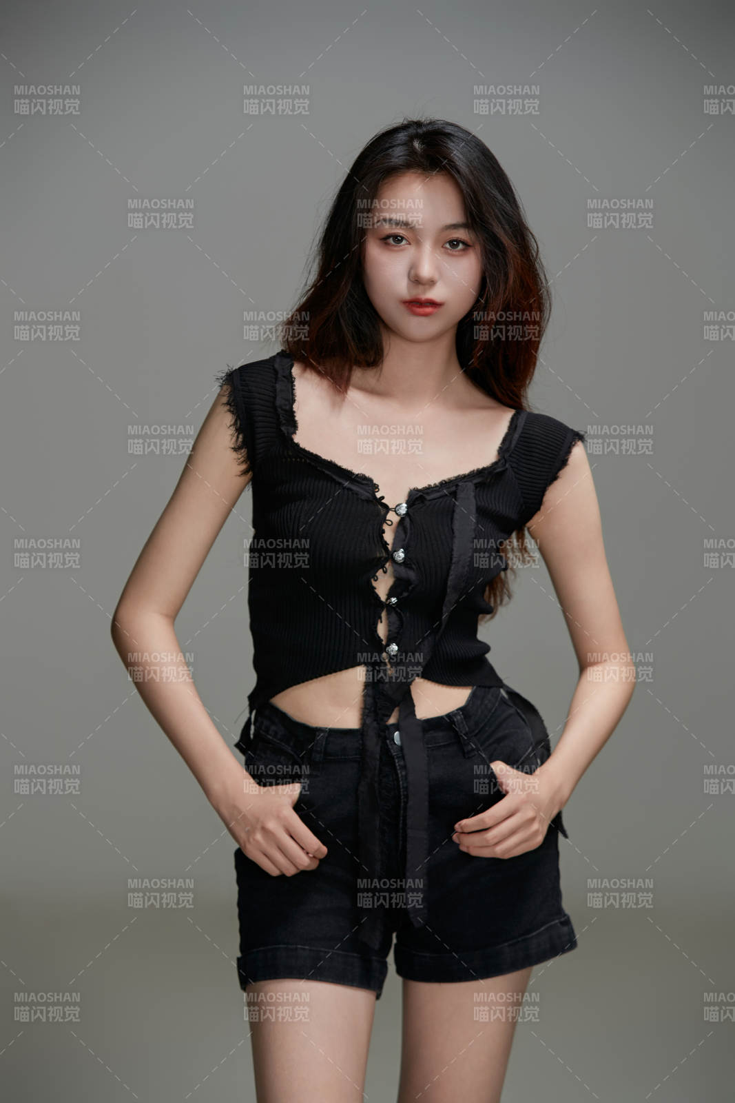 年轻活力亚洲年轻女性形象图片