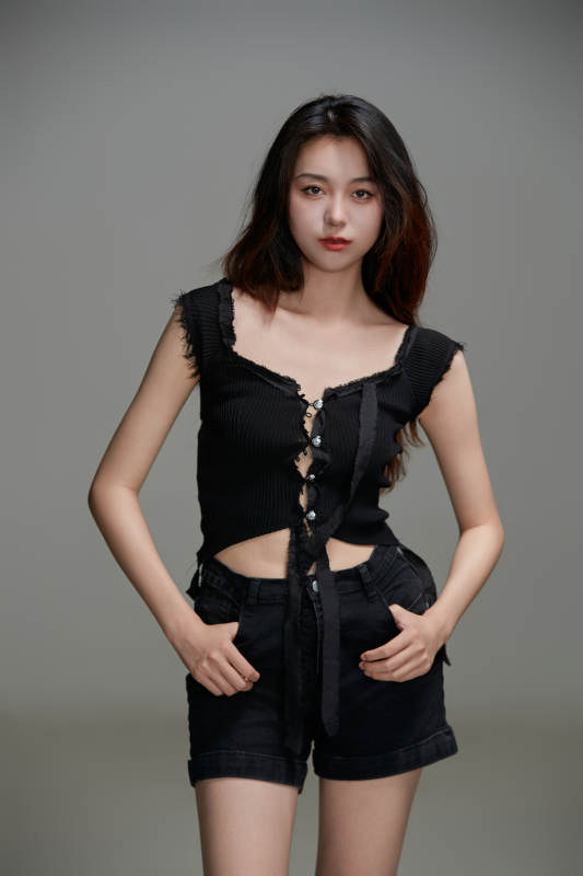 年轻活力亚洲年轻女性形象图片