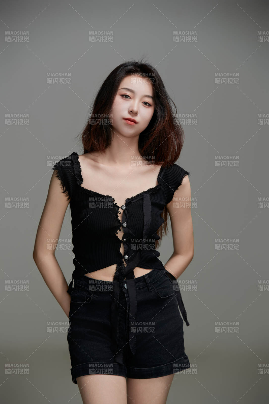 年轻活力亚洲年轻女性形象图片