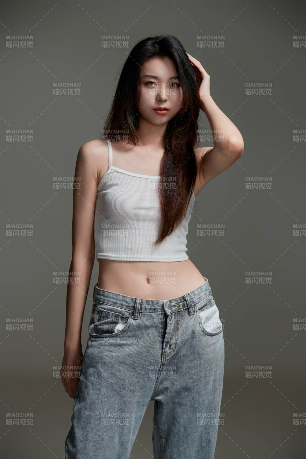 年轻活力亚洲年轻女性形象图片