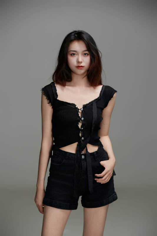 年轻活力亚洲年轻女性形象图片