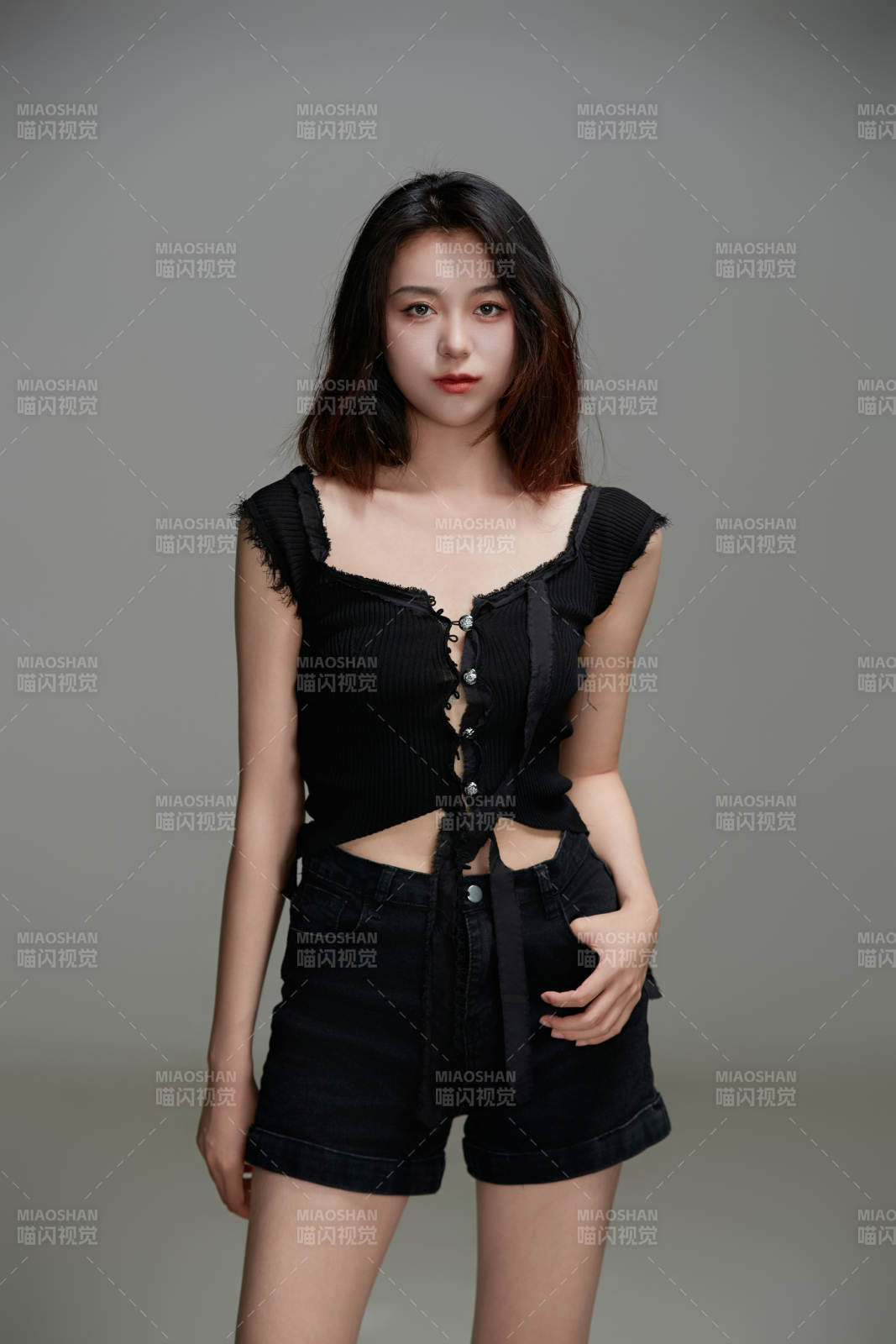 年轻活力亚洲年轻女性形象图片