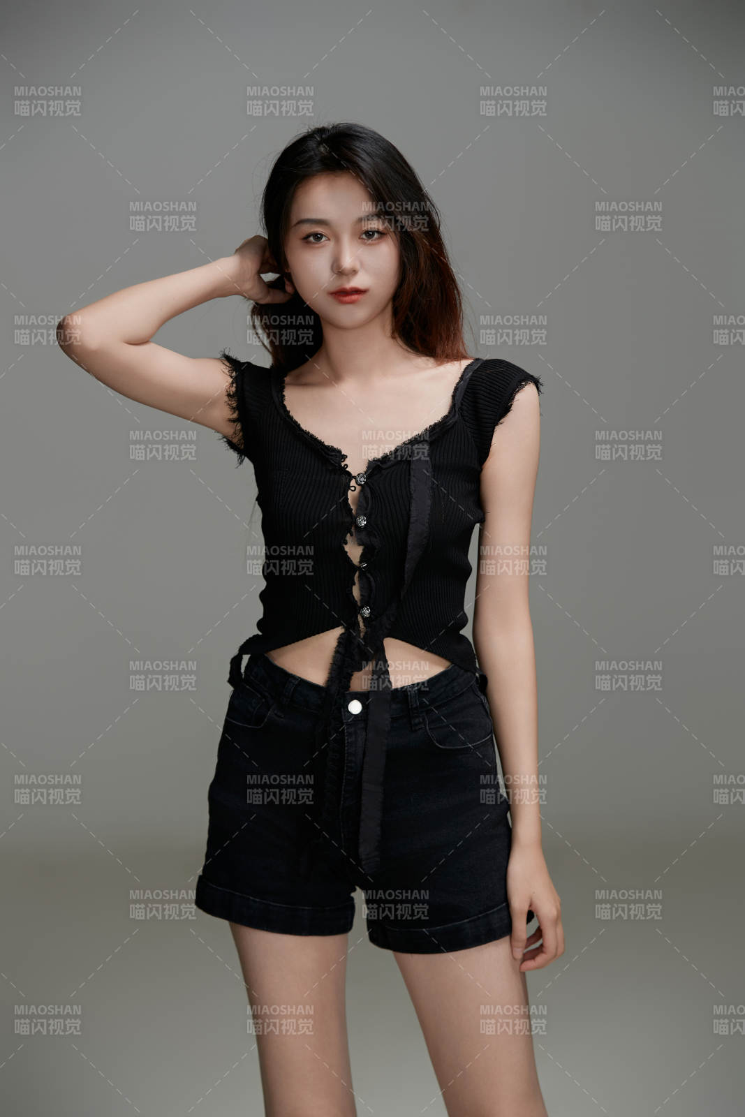 年轻活力亚洲年轻女性形象图片