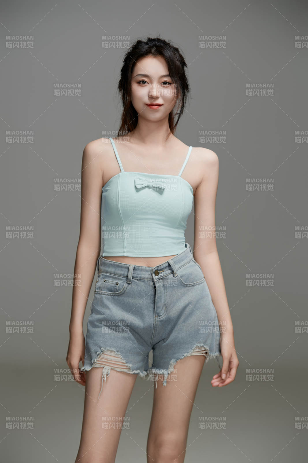 年轻活力亚洲年轻女性形象图片