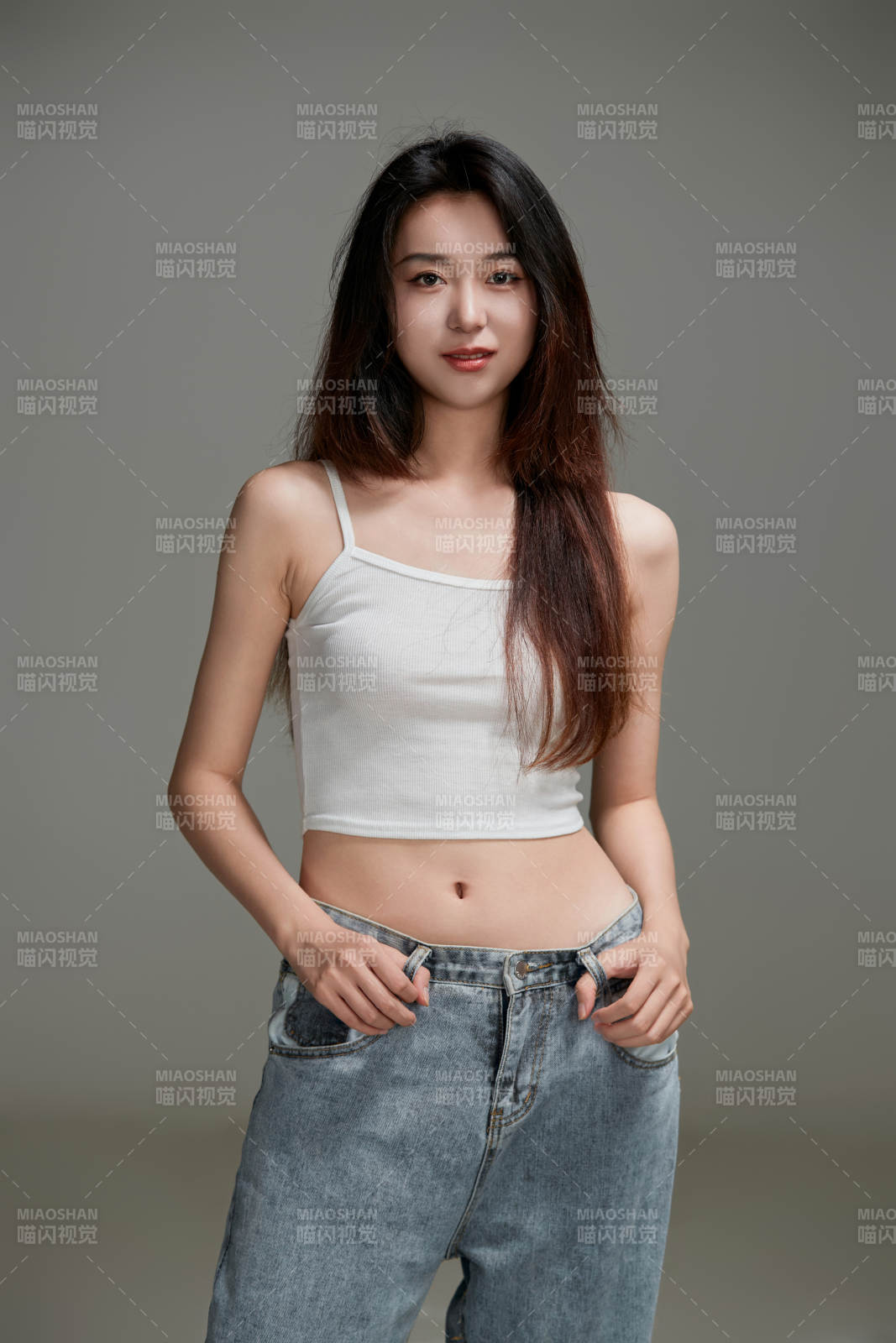 年轻活力亚洲年轻女性形象图片