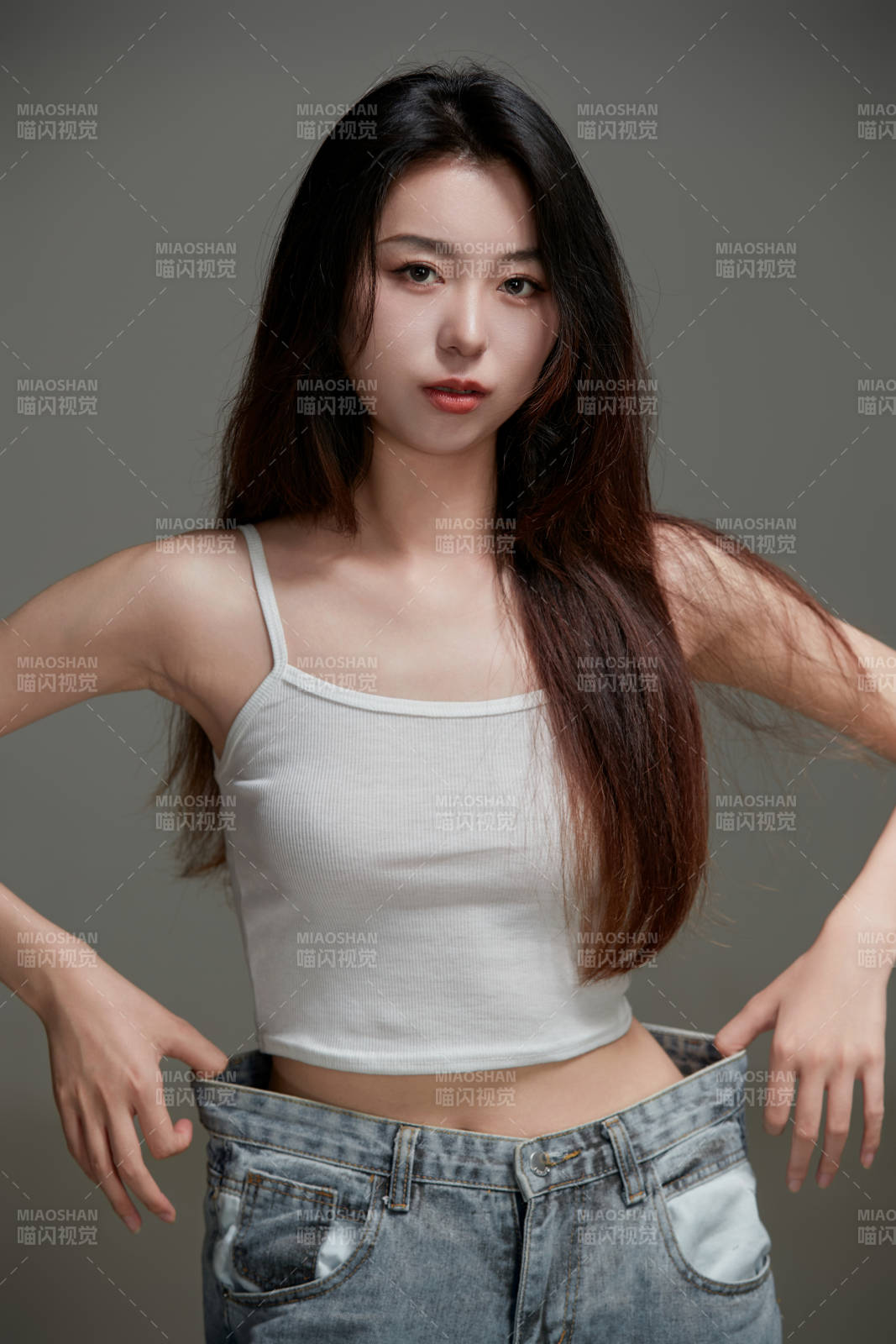 年轻活力亚洲年轻女性形象图片