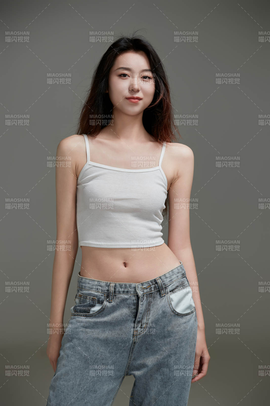 年轻活力亚洲年轻女性形象图片