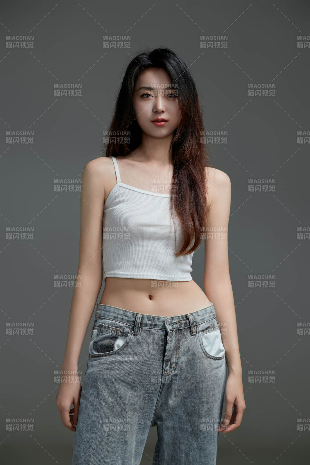 年轻活力亚洲年轻女性形象图片