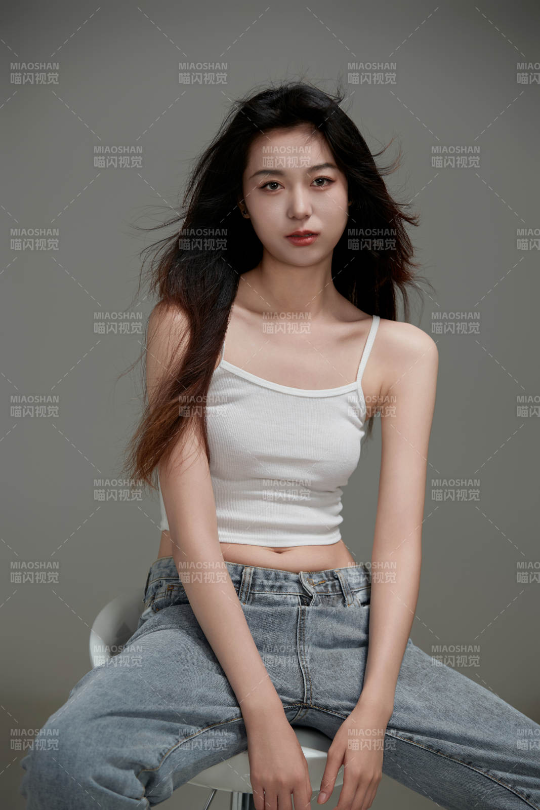 年轻活力亚洲年轻女性形象图片