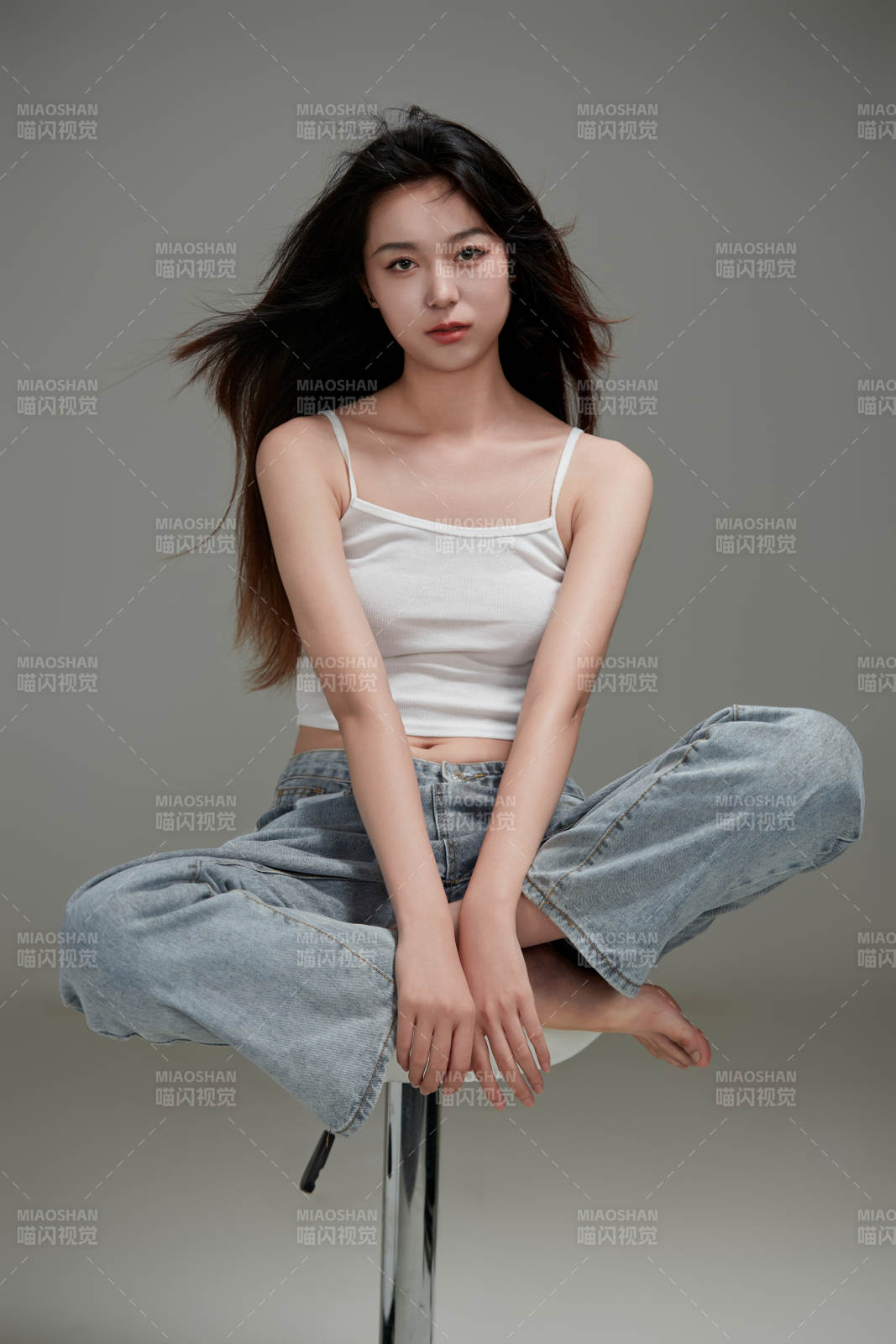 年轻活力亚洲年轻女性形象图片