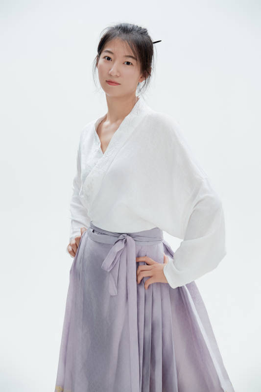 汉服风韵人像棚拍汉服女性图片