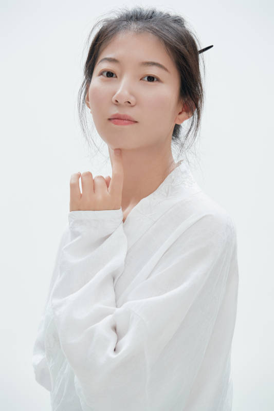 汉服风韵人像棚拍汉服女性图片