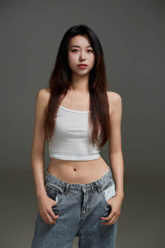 年轻活力亚洲年轻女性形象图片