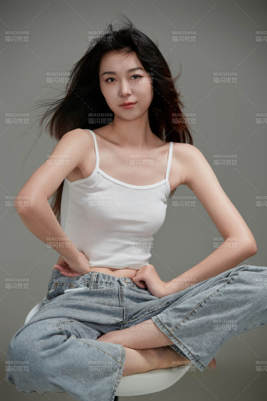 年轻活力亚洲年轻女性形象图片