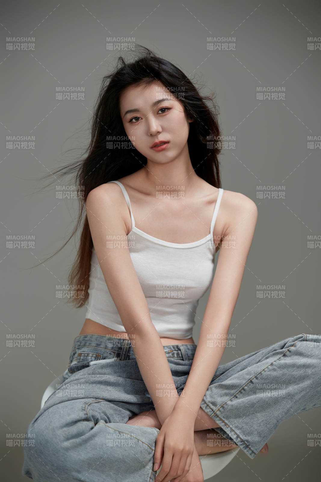 年轻活力亚洲年轻女性形象图片