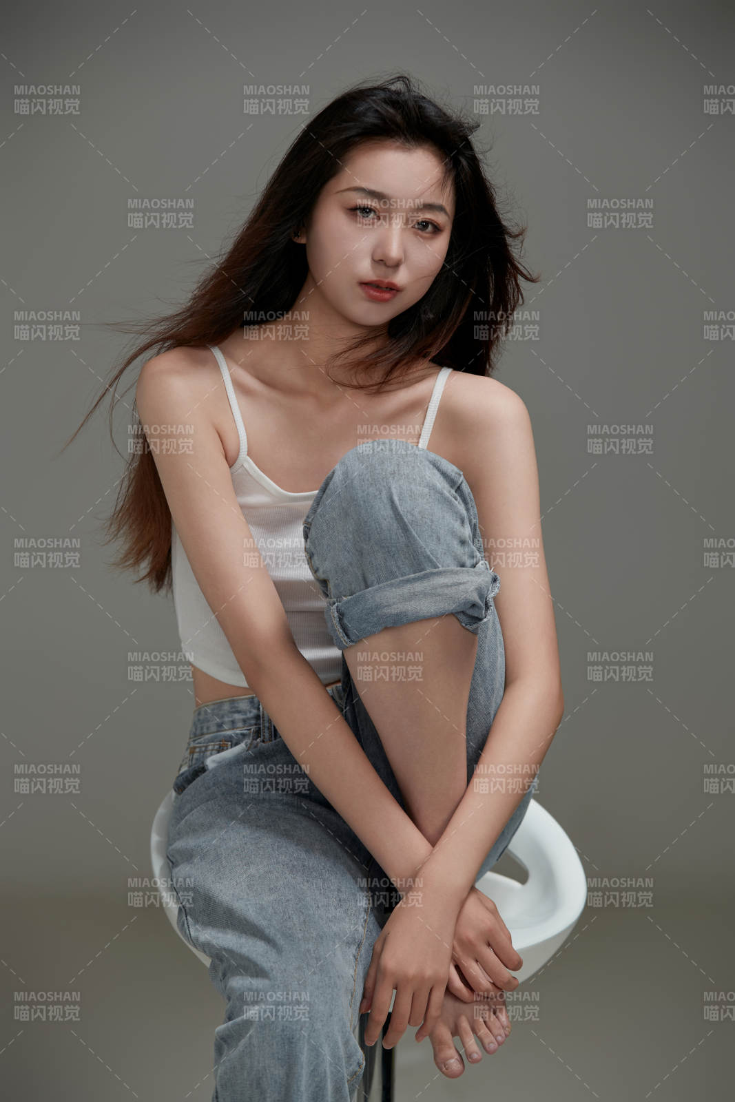 年轻活力亚洲年轻女性形象图片