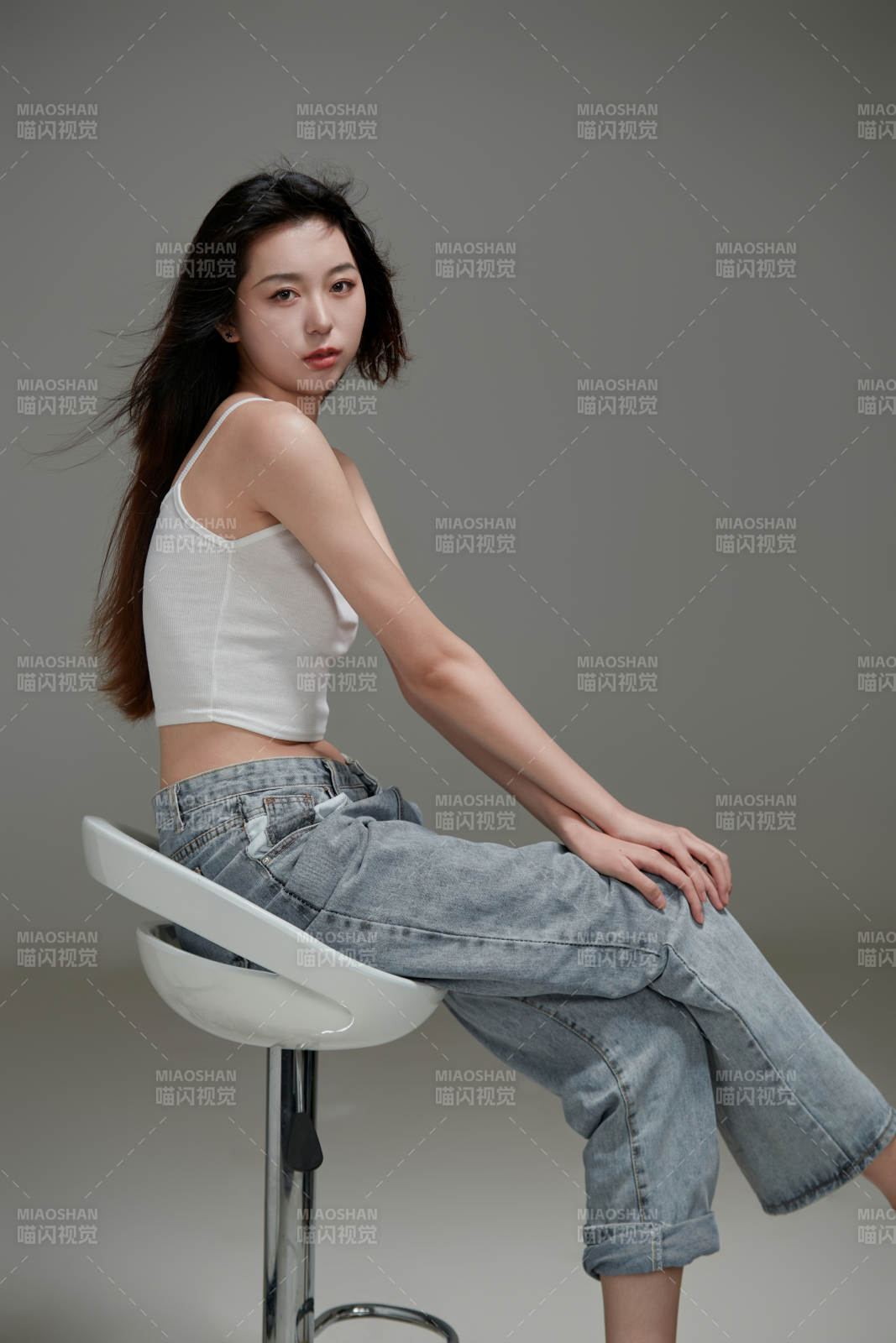 年轻活力亚洲年轻女性形象图片