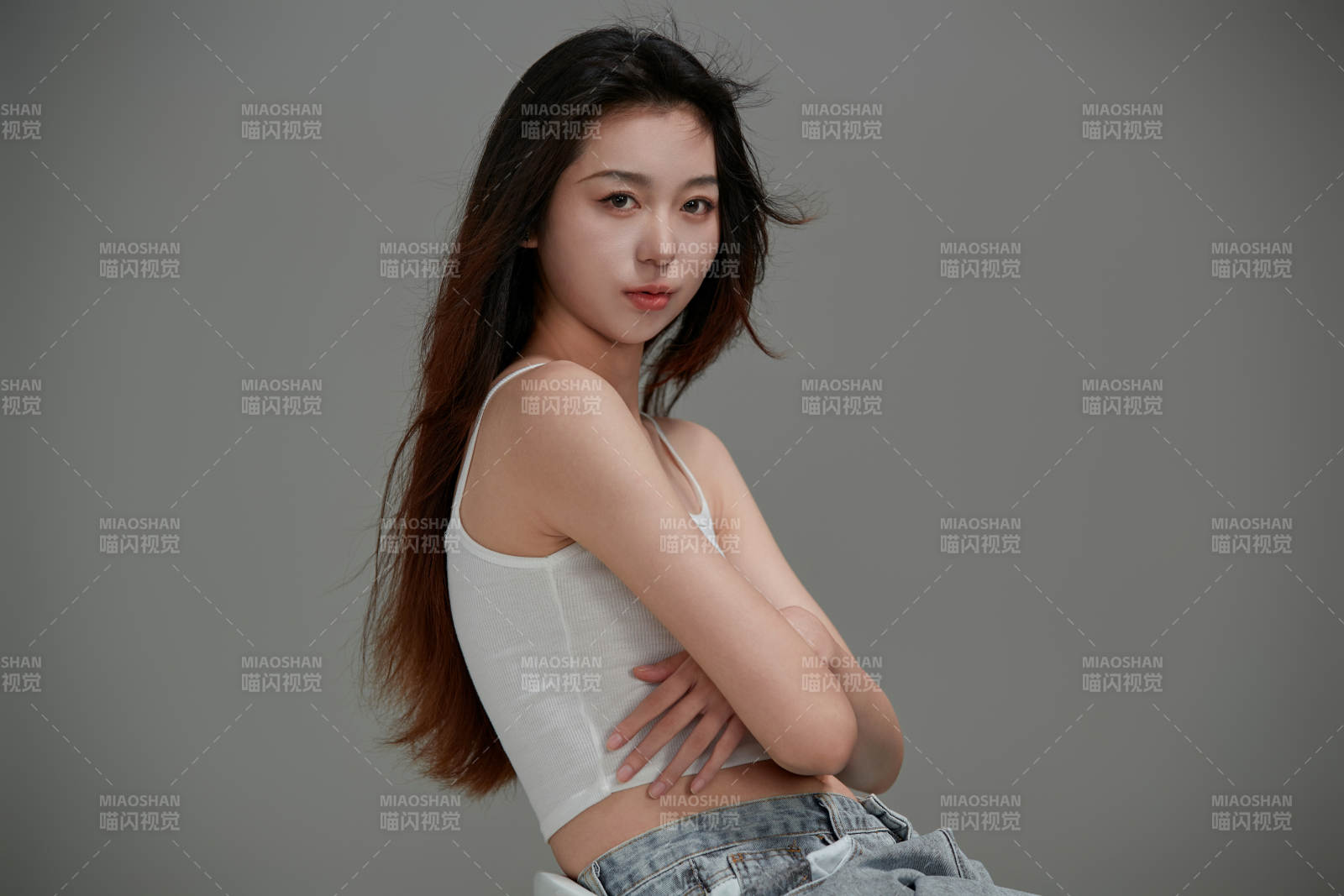 年轻活力亚洲年轻女性形象图片