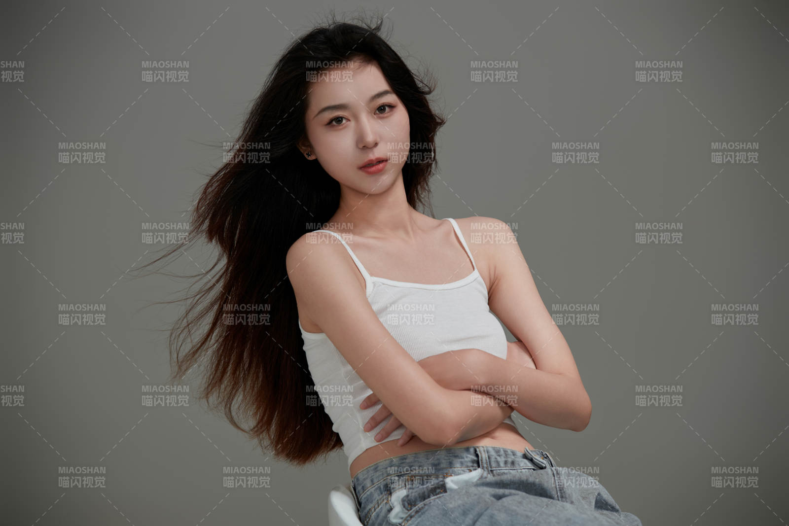 年轻活力亚洲年轻女性形象图片