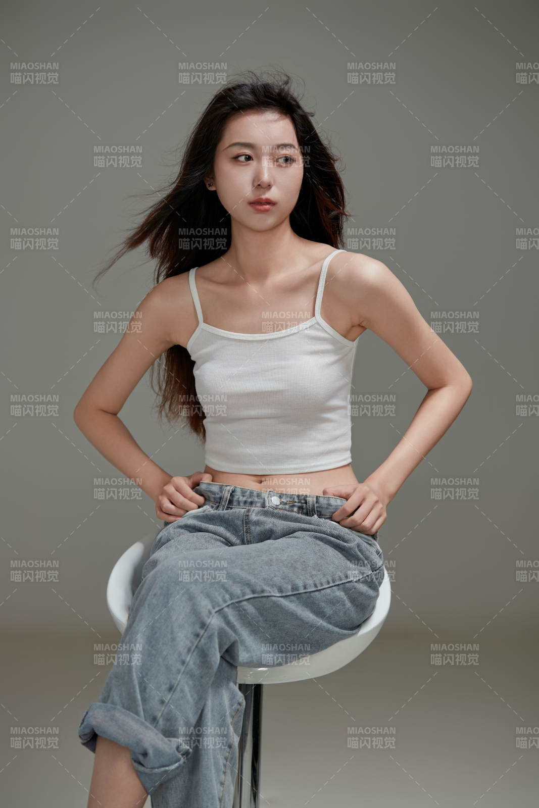 年轻活力亚洲年轻女性形象图片