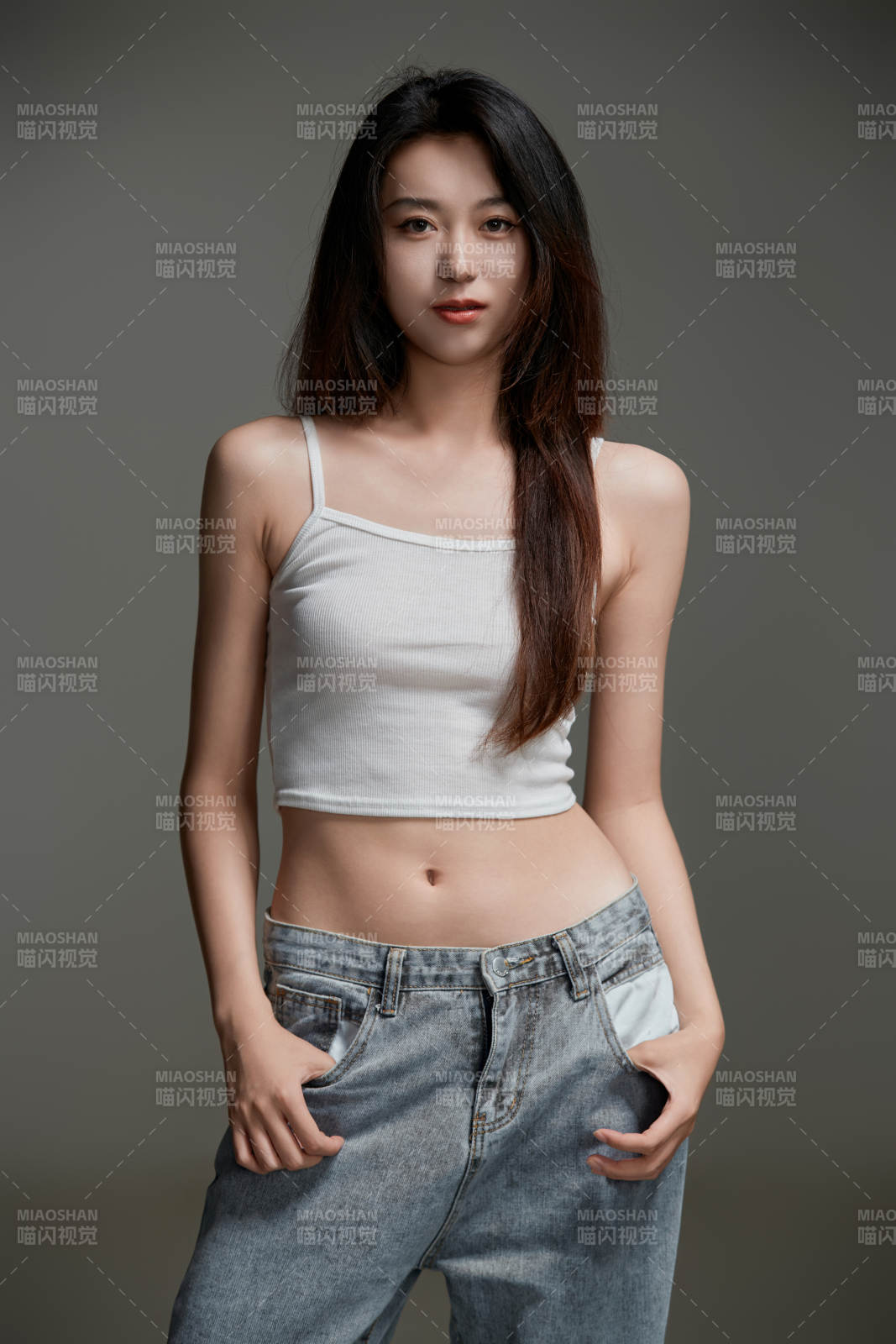 年轻活力亚洲年轻女性形象图片