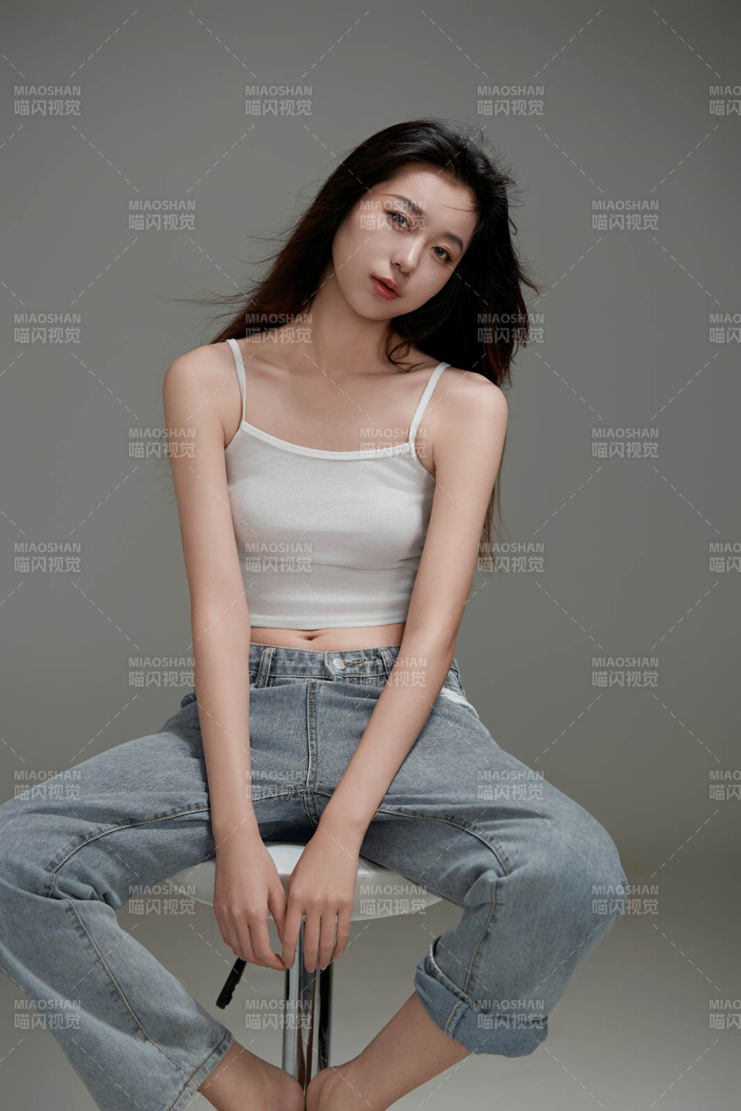 年轻活力亚洲年轻女性形象图片