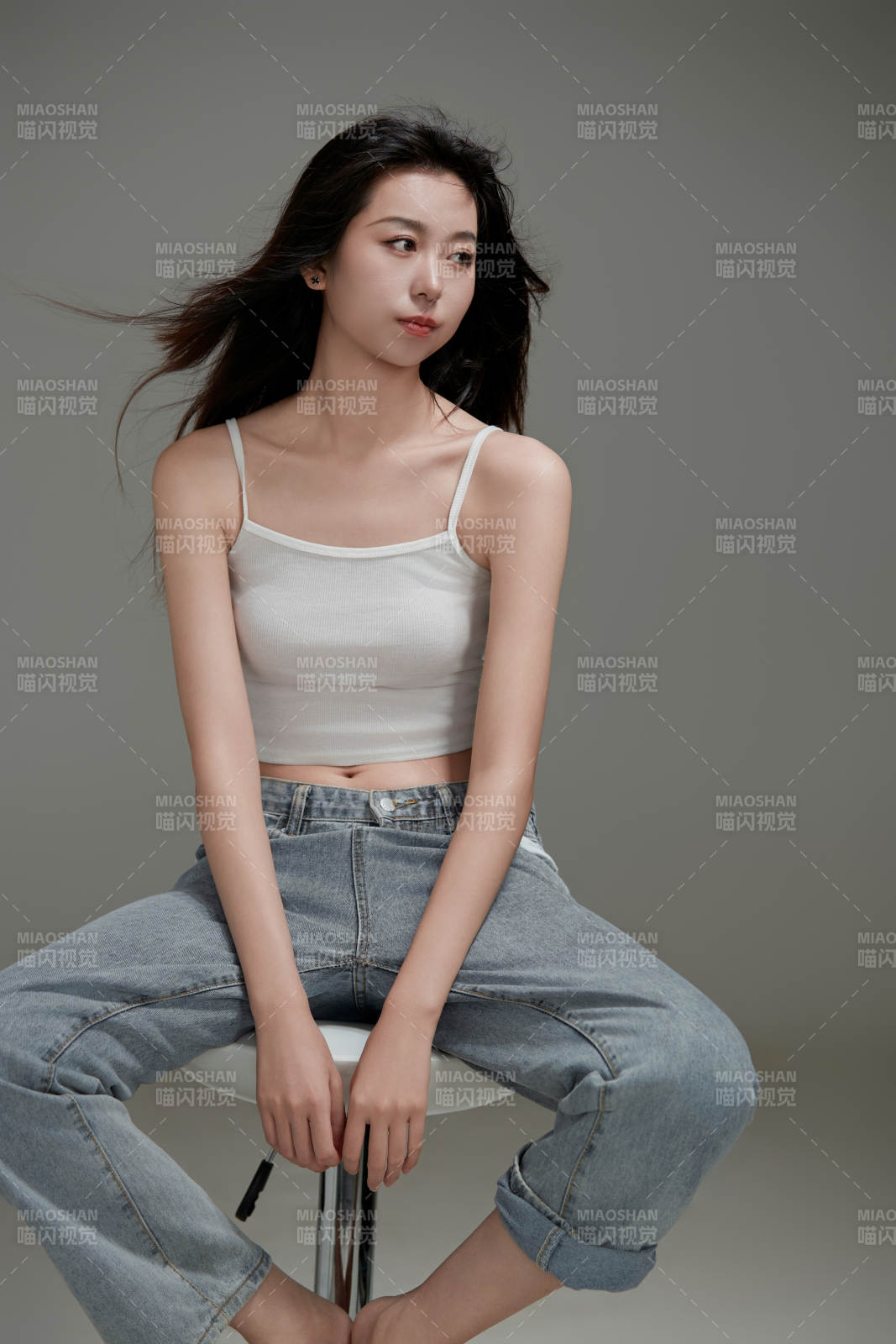 年轻活力亚洲年轻女性形象图片