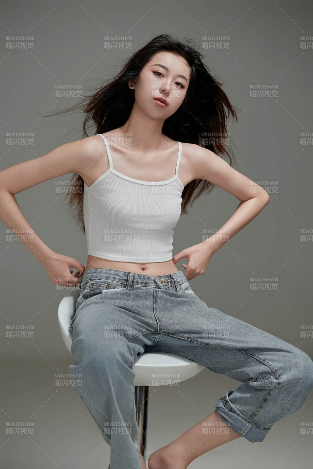 年轻活力亚洲年轻女性形象图片