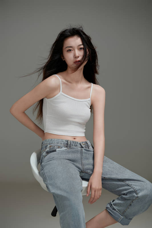 年轻活力亚洲年轻女性形象图片