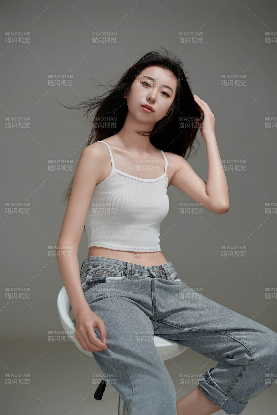 年轻活力亚洲年轻女性形象图片