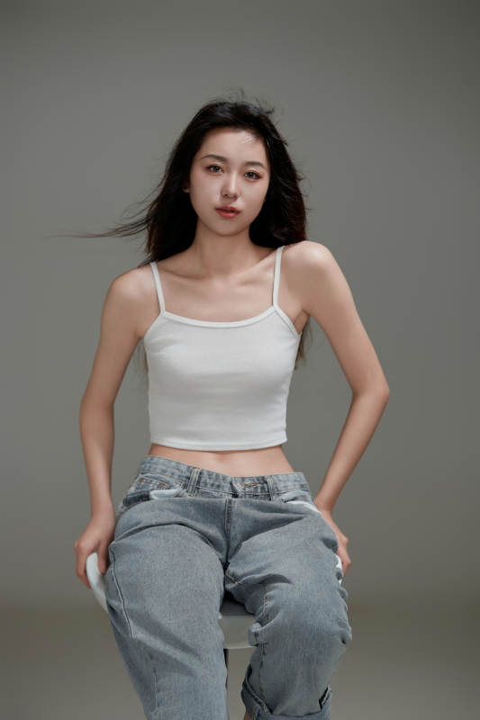 年轻活力亚洲年轻女性形象图片